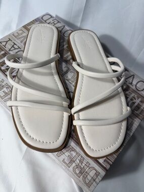 Universal Thread White Multi-Strap Slide Sandals